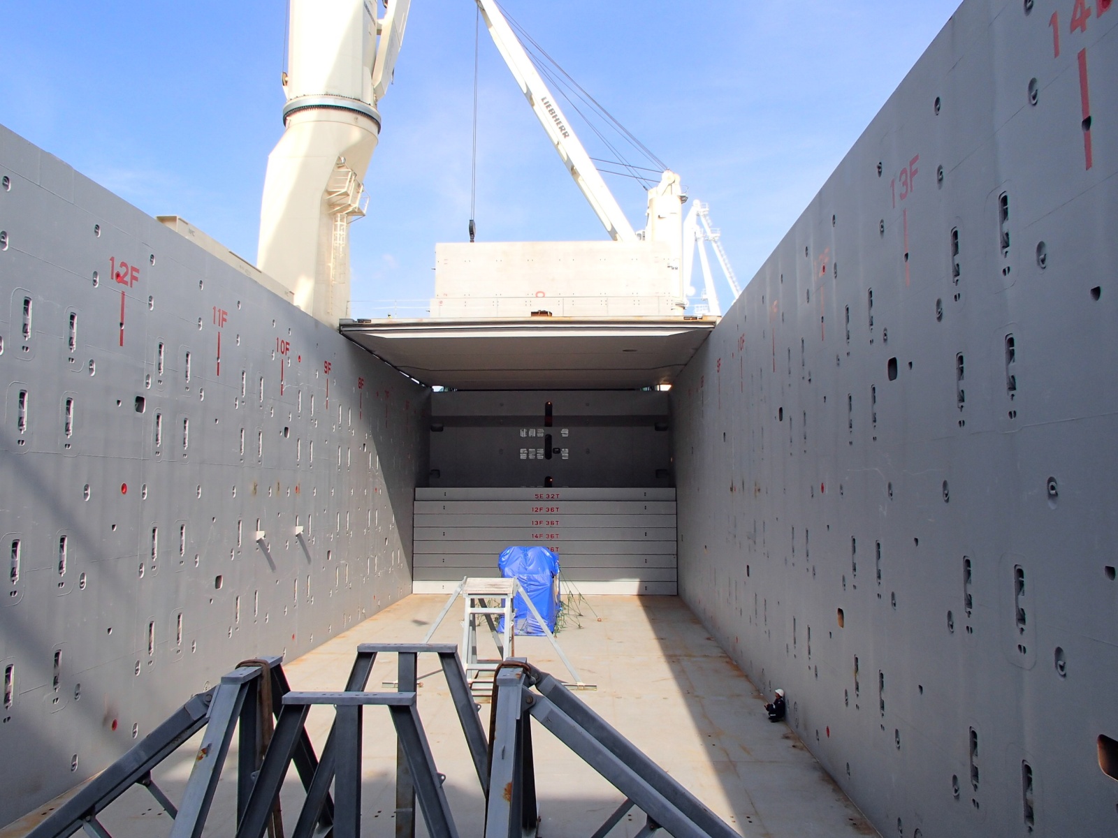 Tweendeck Hatch Covers And Movable Bulkhead Macgregor Com