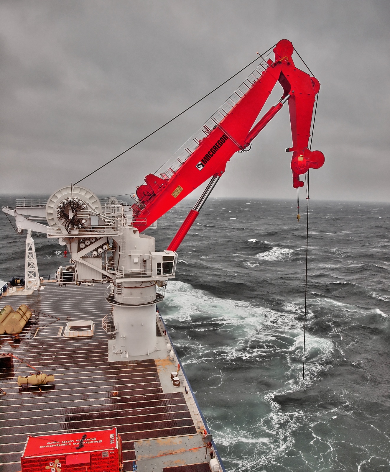 Offshore and subsea load handling
