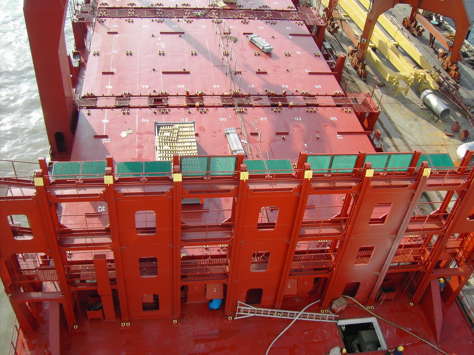 Container ships - MacGregor.com